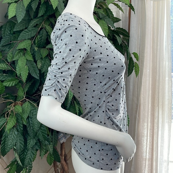 WHBM POLKA DOT SHIRRED SLEEVE TOP - Picture 5 of 11